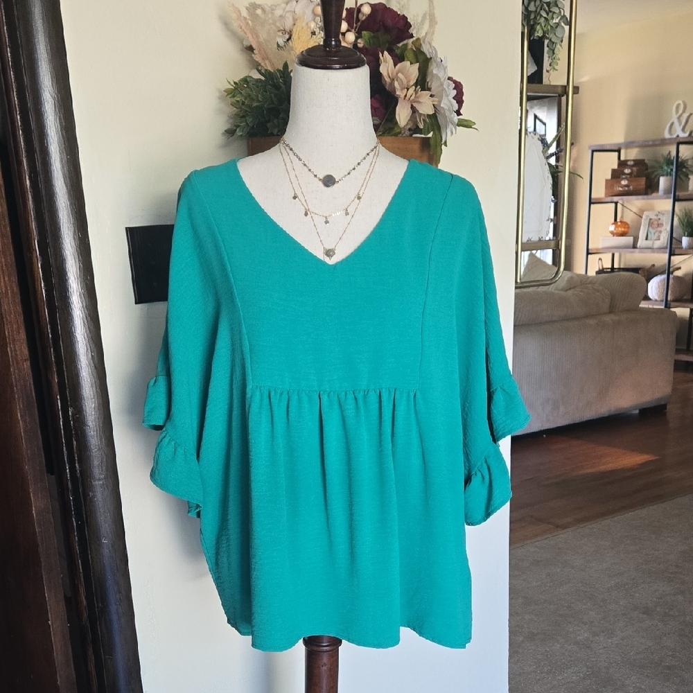 ANDREE BY UNIT Vibrant Green Blouse